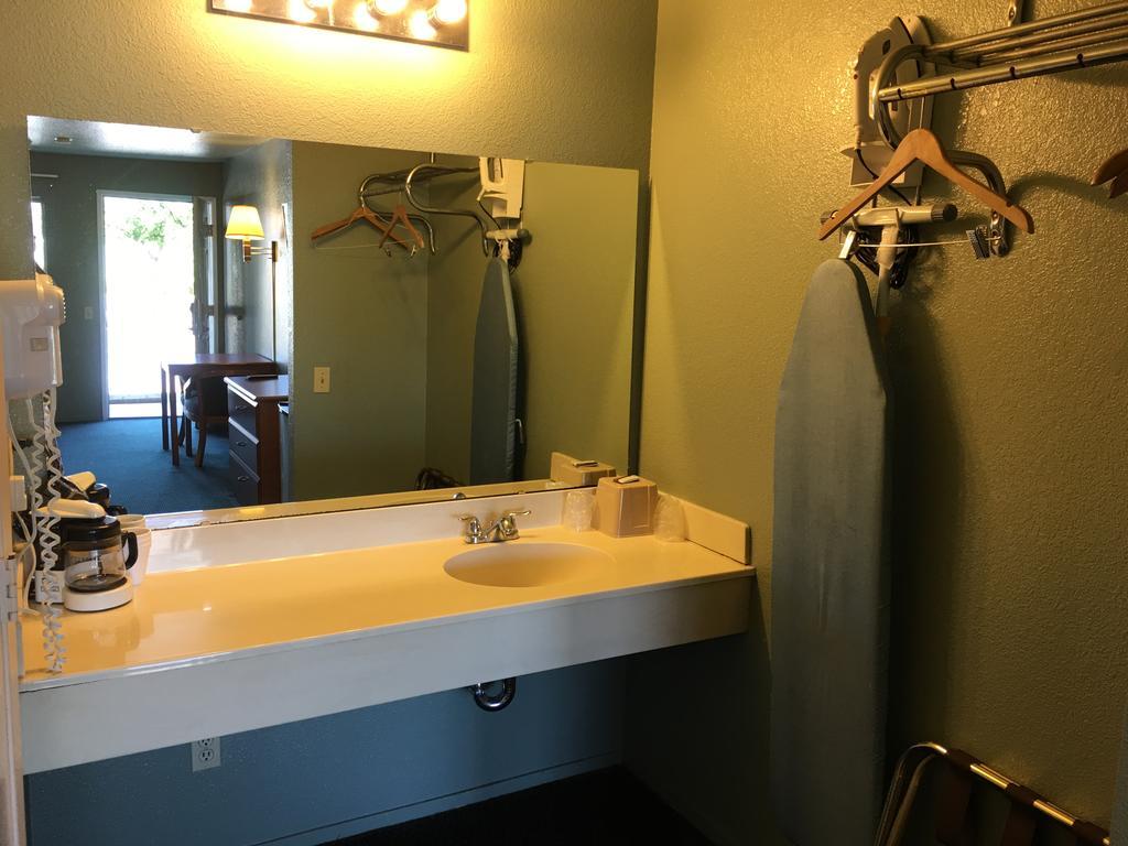 Applegate Inn Atwater Экстерьер фото