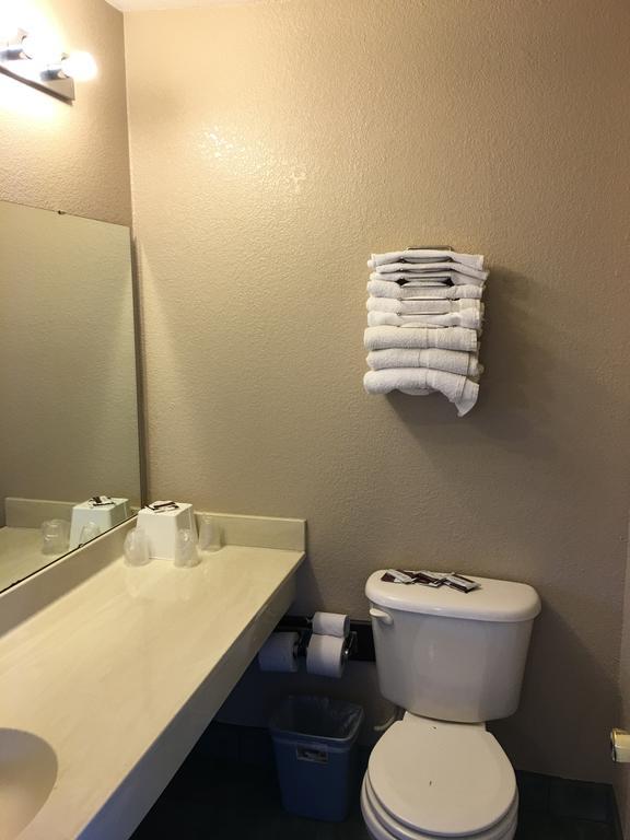 Applegate Inn Atwater Экстерьер фото