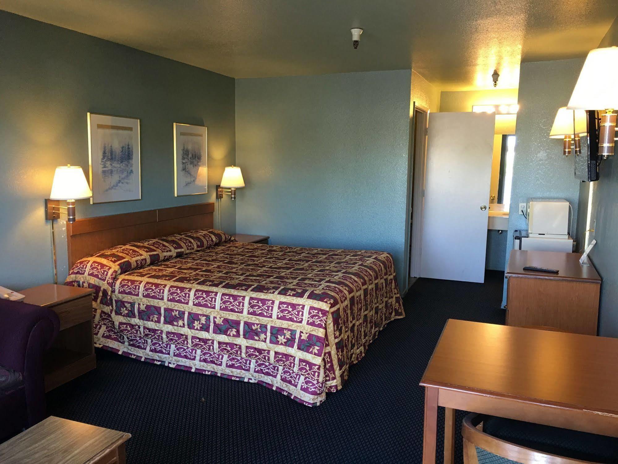 Applegate Inn Atwater Экстерьер фото