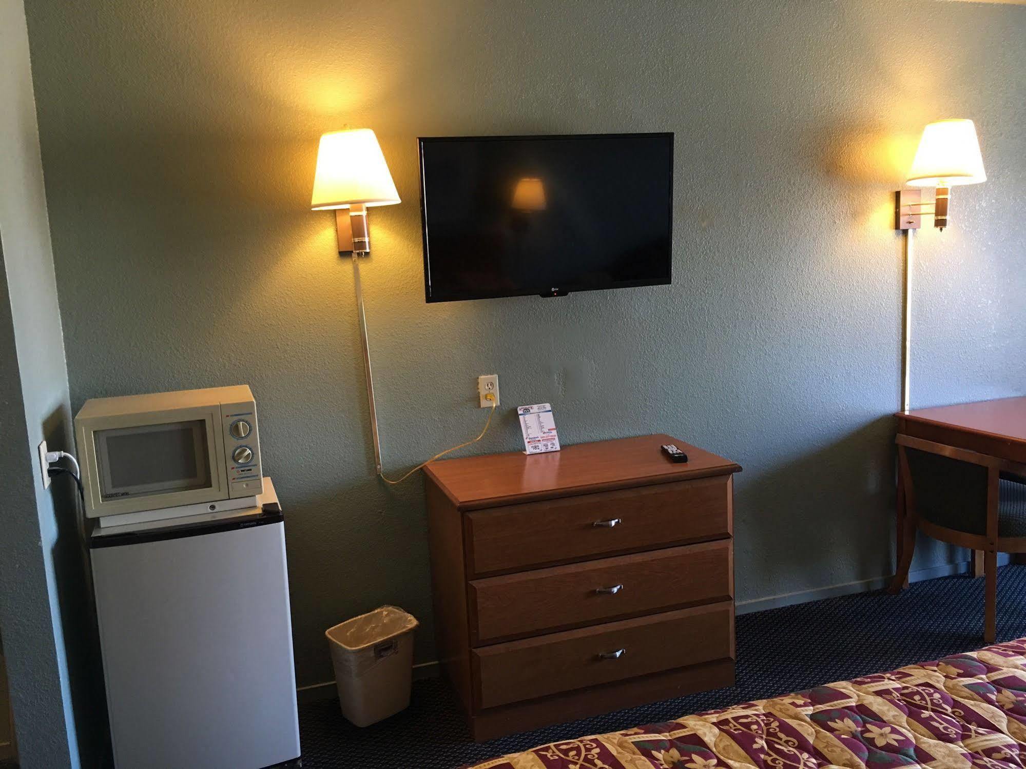 Applegate Inn Atwater Экстерьер фото